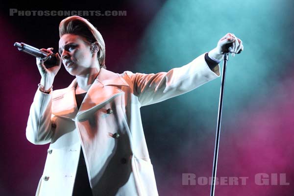 LA ROUX - 2014-08-24 - SAINT CLOUD - Domaine National - Scene de la Cascade - 